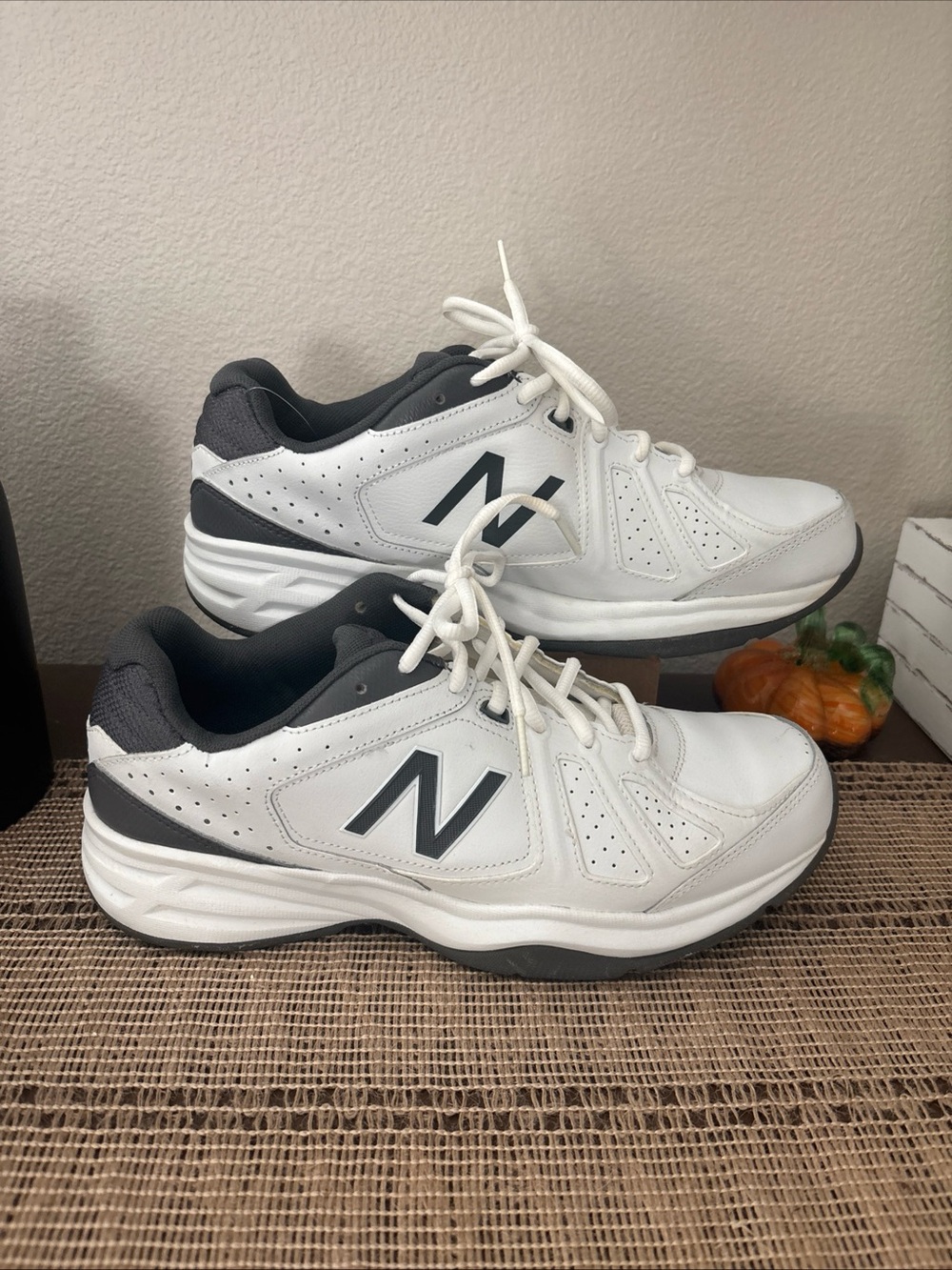 Men’s New Balance MX409WG3 Size 10.5 D White Grey Walking/Cross Training Shoes